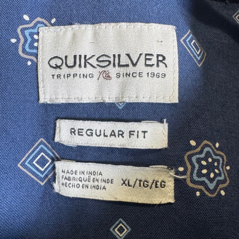 Quiksilver Button Down Shirt Mens XL Blue Medallion Print Short Sleeve AOP - Picture 2 of 11